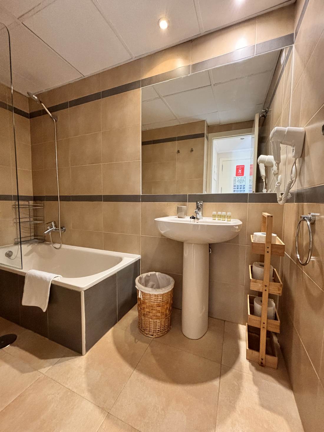 Segundo baño, con bañera