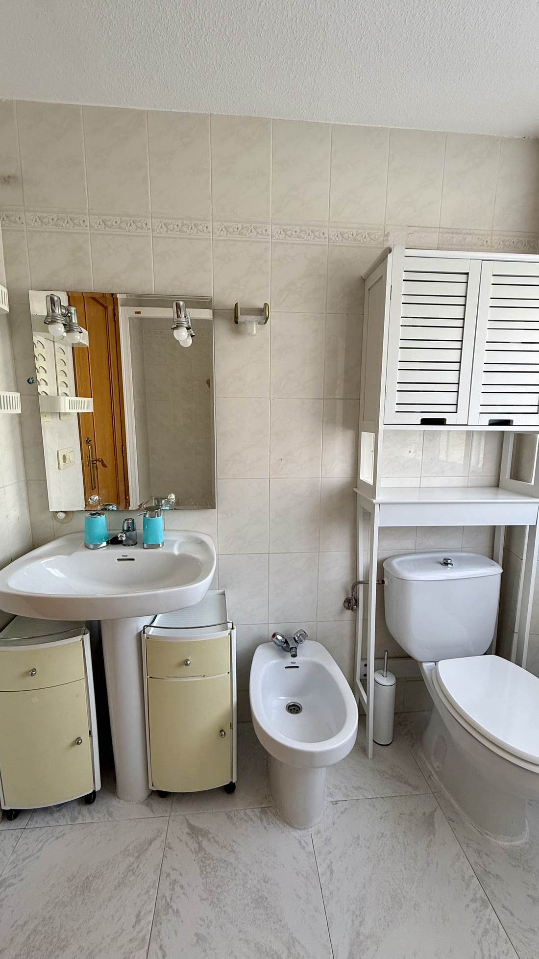 Aseo con lavabo y ducha